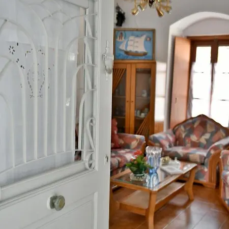 Grandmas * Hydra (Saronic Islands)